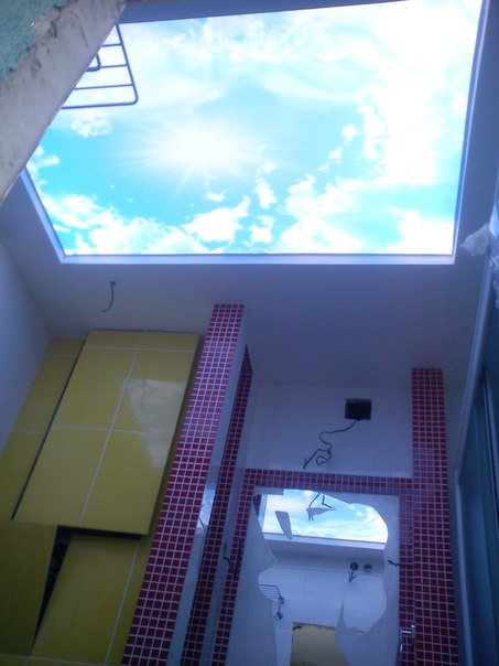 потолок небо в ванной